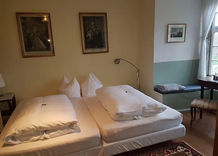 Schloss 3* Breitungen (Thuringia)