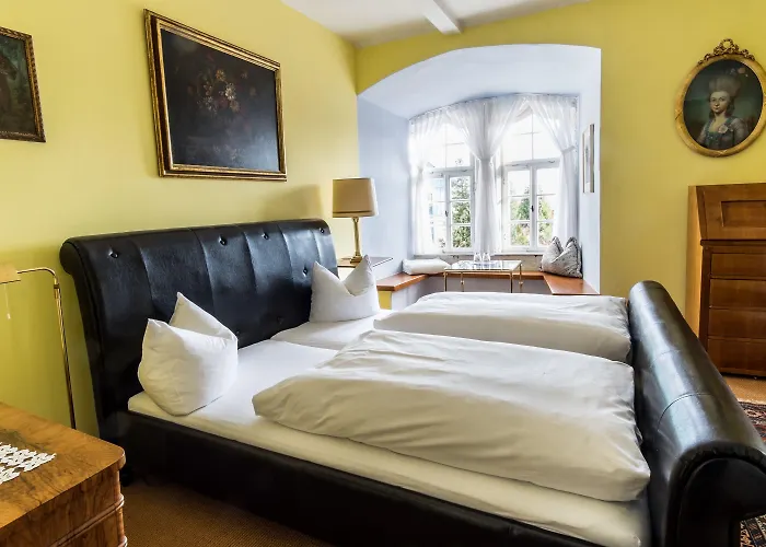 Schloss 3* Breitungen (Thuringia)